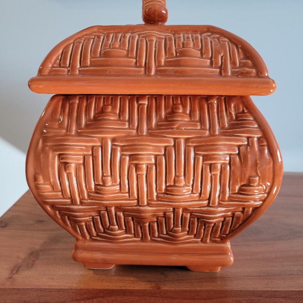 Ceramic Basket - Picture 4 of 4